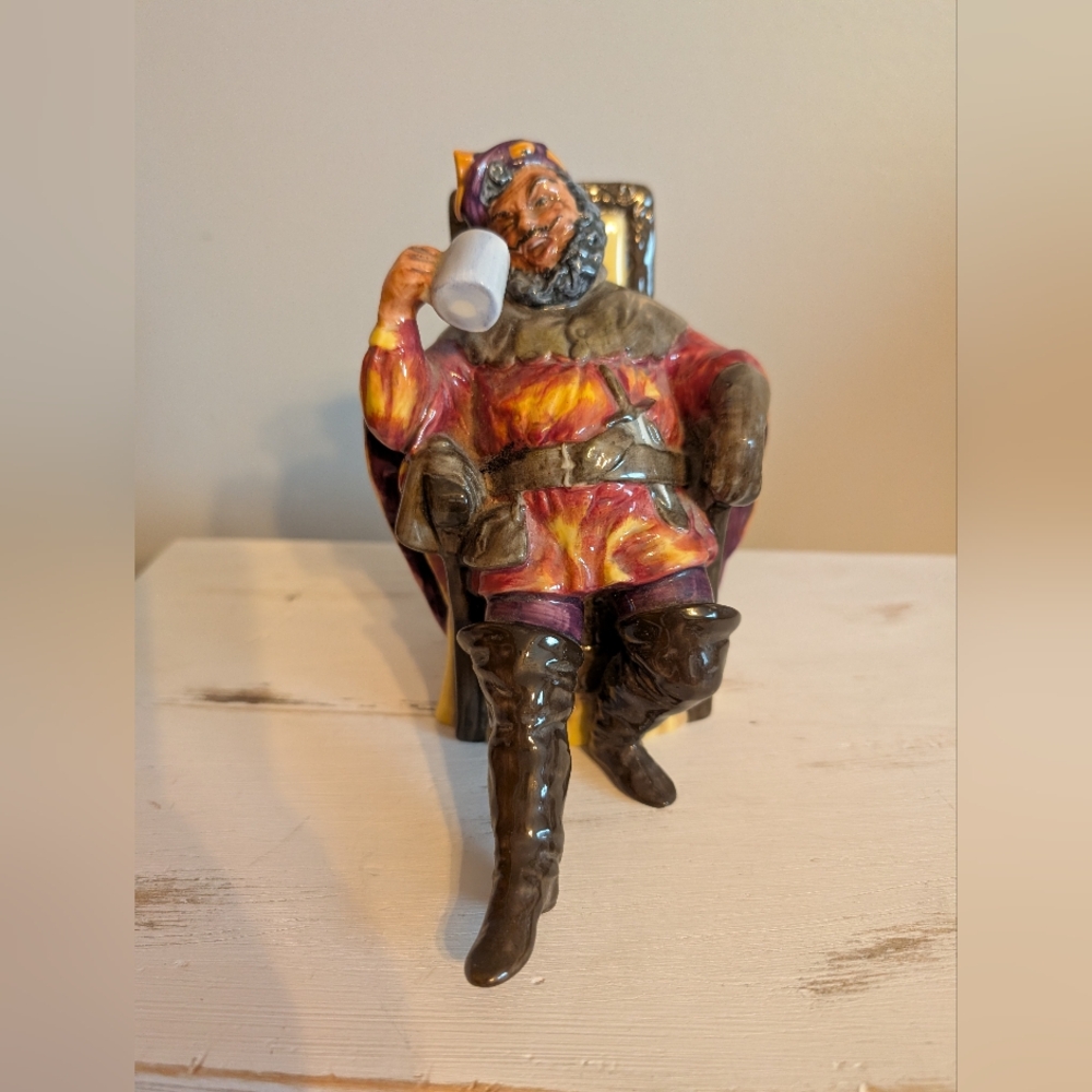 Vintage Royal Doulton "The Foaming Quart" Figurine HN2162